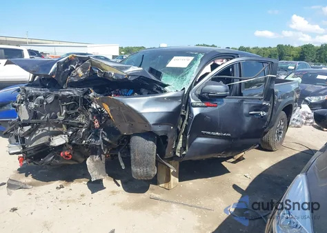 2023 Toyota Tacoma Trd Off Road z USA, uszkodzony, nr VIN 3TMCZ5AN1PM575595